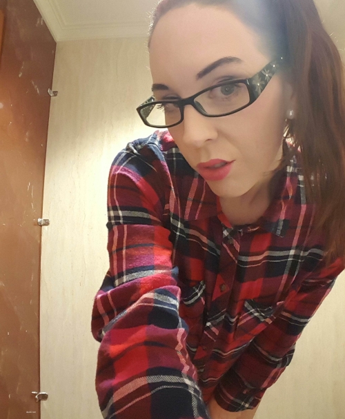 Seductive Brunette's Erotic Photos: Hot and Steamy Pics