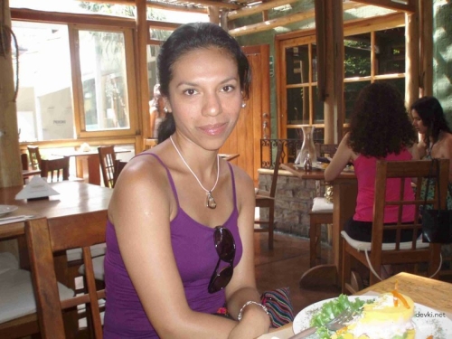 African Prostitute Exposed: Raw and Explicit Photos!