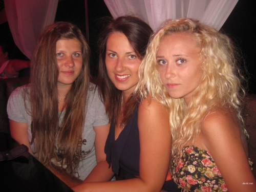 Wild Resort Babes Get Naughty - Steamy Vacation Fun