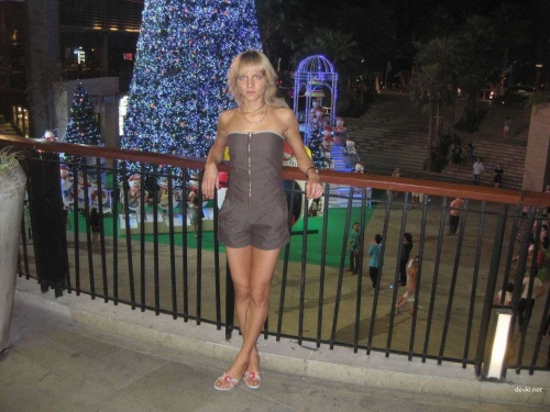 Amateur Girl's Erotic Adventure in the Forest: Naked, Seductive, and Uncensored!