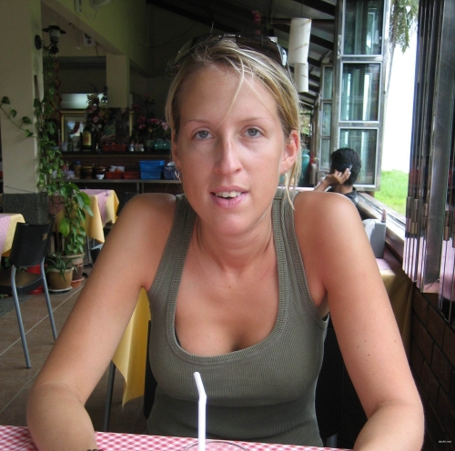 Private Blonde Home Photos: Explicit Intimate Shots of a Seductive Woman