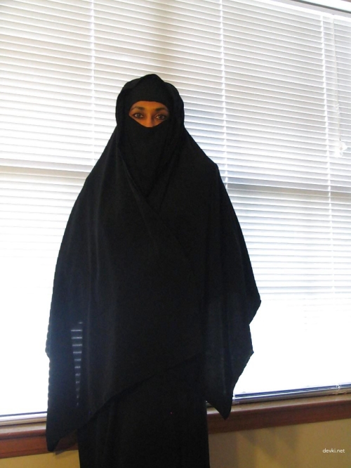 Private Arab Porn Photo: Hot and Explicit Arab Girl XXX