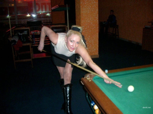 Amateur Mature Blonde Explicit Photo Shoot - Hot MILF Posing Seductively
