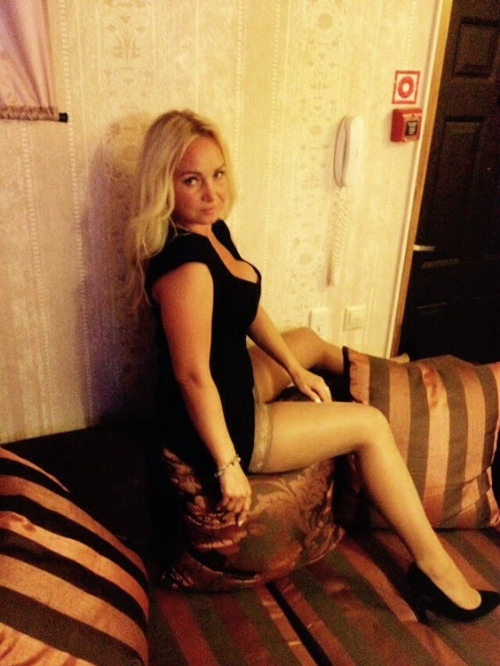Blonde Wife Sexy Topless Poses Showing Boobs - Explicit Adult Content