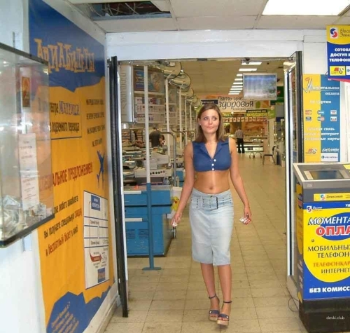 Sexy Girl with Hot Body Enjoys Naked Strolls - Explicit Nude Walks