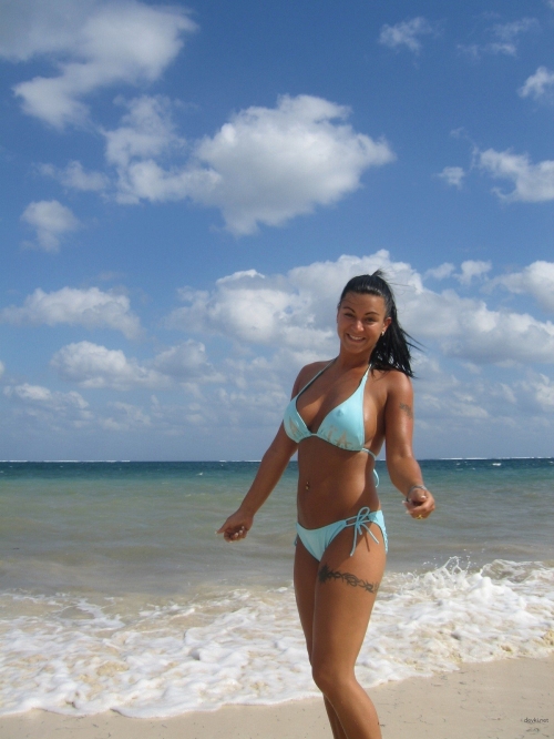 Seductive Vacation Snap of Bestie - Bikini Babes Unleashed!
