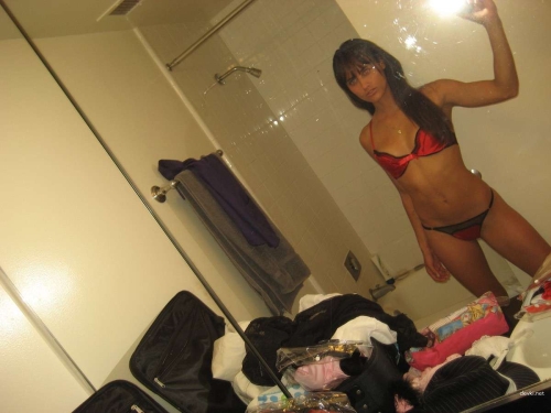 Seductive Sun-Kissed Beauty: Explicit Erotic Photo Album of Tanned Girl
