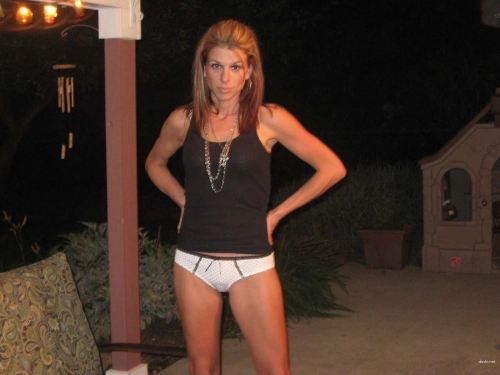 Mature Woman Poses Nude: Explicit and Provocative Photoshoot