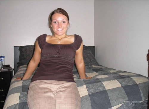 Hot Sexting Pics for Your Boyfriend: Explicit and Seductive Messages to Drive Him Wild