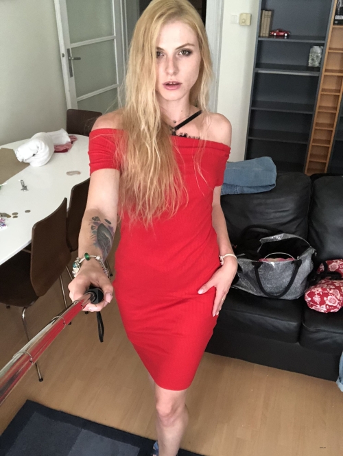 Sexy Blonde Babe Takes Intimate Selfie - Hot Skinny Girl in Explicit Photo
