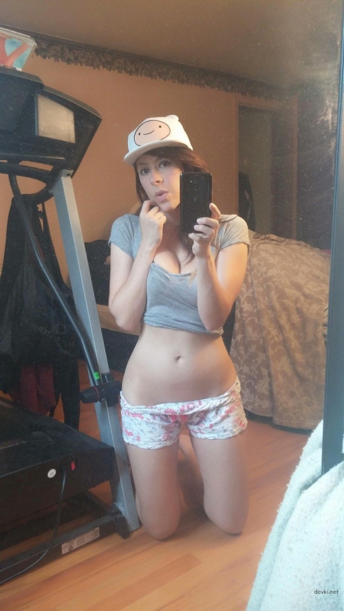 Naked Busty Babe with Curvy Body Exposed - XXX Hot Photos