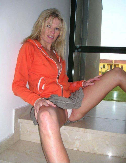 Nude Mature Woman - Explicit Photo of Naked MILF Captured