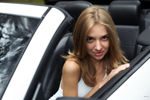Sexy Girl Poses Naked in Car: Explicit Nude Photoshoot