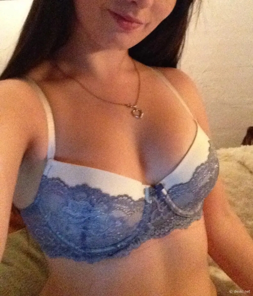 Seductive Babe Selfies: Hot and Sexy Girls in Explicit Photos