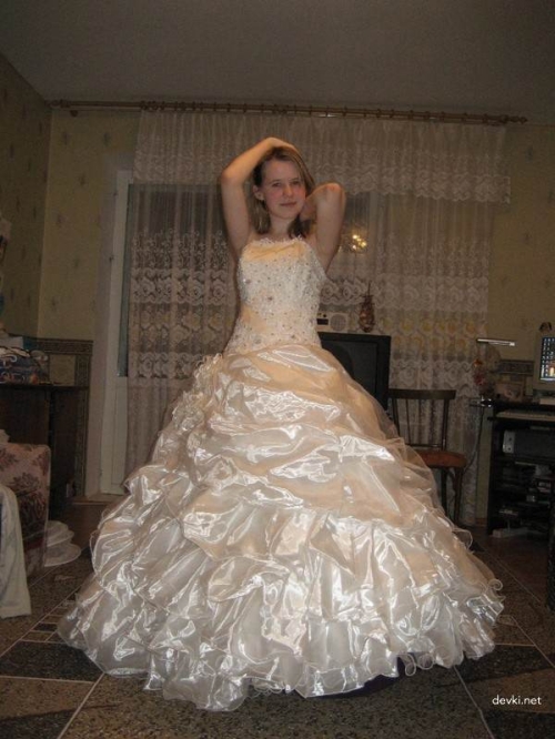 Explicit Private Photo of Young Wife Post-Wedding: Intimate Newlywed Snapshot