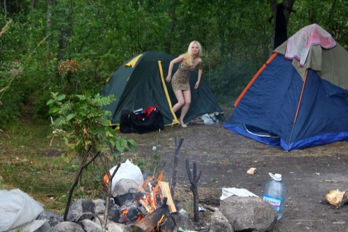 Explicit Nude Blonde Outdoors: Sensual Nature Photoshoot