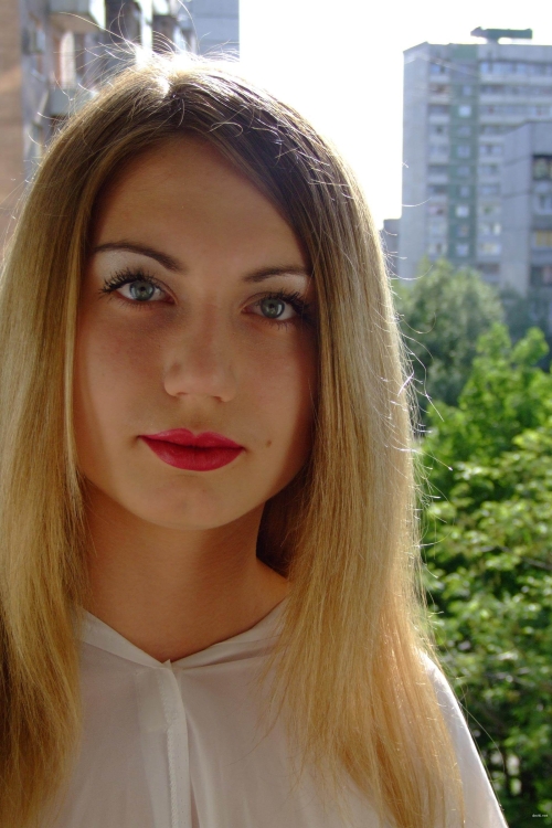 Amateur Erotic Photo: Explicit and Sensual Shots for Adults