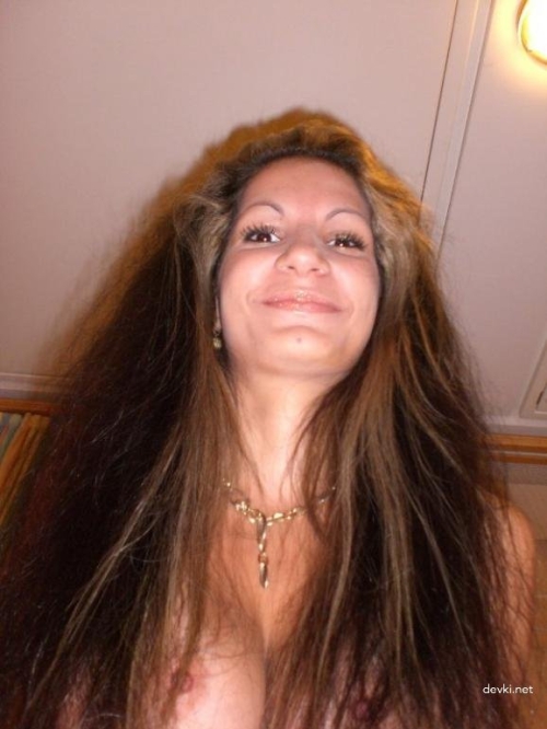 Topless Girl Photo: Explicit Nude Woman Poses Seductively