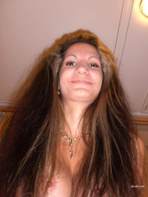 Topless Girl Photo: Explicit Nude Woman Poses Seductively