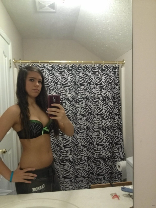 Hot Brunette with Perfect Ass Gets Naughty