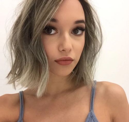 Hot Babe of the Day - Sarah Snyder: Sultry Model Sizzles in Steamy Photoshoot