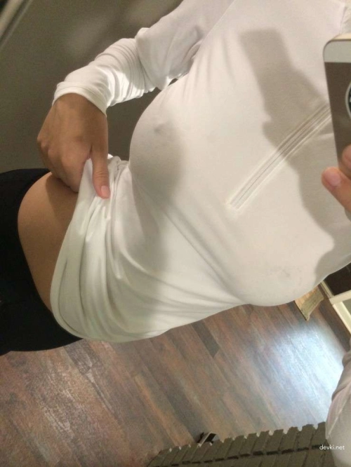 Stunning Busty Girl: Jaw-Dropping Beauty Revealed in Photo