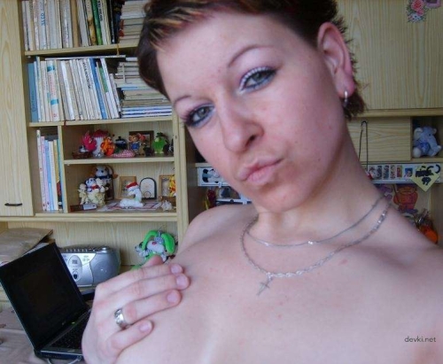 Voluptuous Lady Poses Nude: Explicit Curvy Woman Showing Off Her Body
