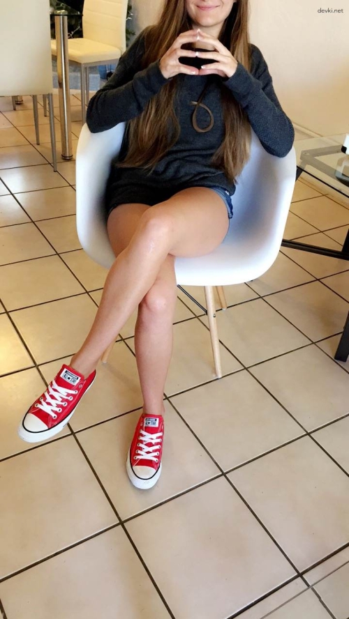 Showing Off Her Pussy: Explicit Demonstration of Her Juicy Pink Pussy