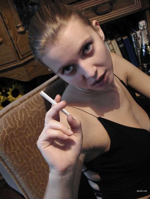 Smoking Hot Girl's Private Home Photos - Explicit and Provocative Shots