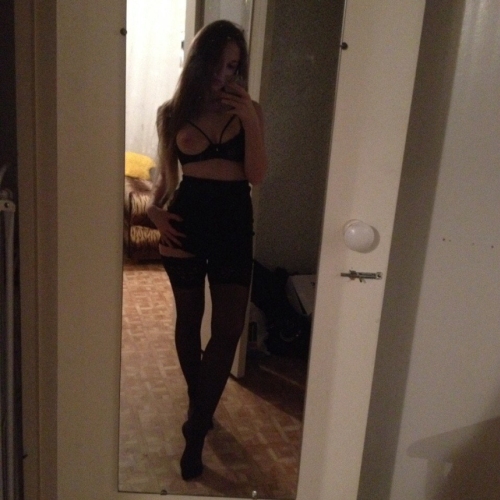 Sultry Babe Teases at Home with Slim Body: Seductive Poses!