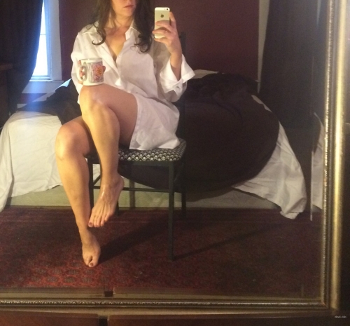 Mature woman takes explicit selfies - Russian milf amateur photo