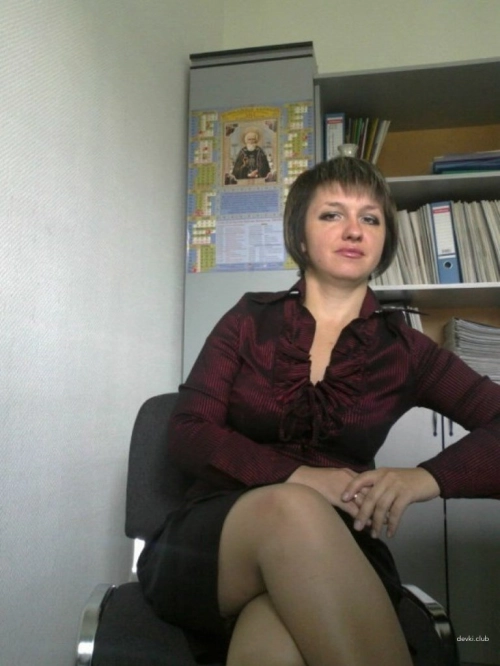 Office Slut Naked: Explicit XXX Photoshoot