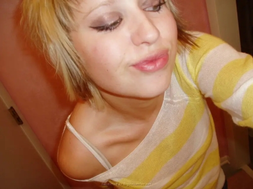 Explicit Blonde Exposes Tits in Public - Young Woman Flashes Boobs