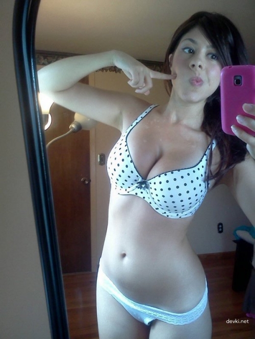 Slim Beauty's Intimate Nude Photos: Explicit and Provocative Shots