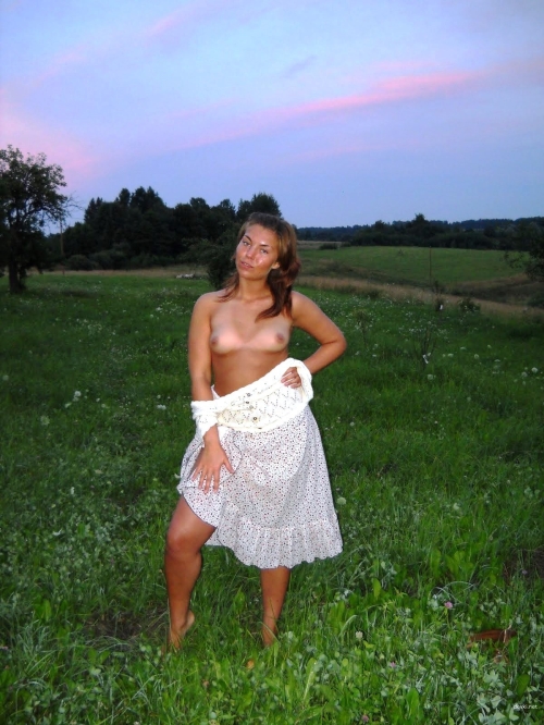 Hot Girls Get Naughty at the Dacha: Explicit Outdoor Fun