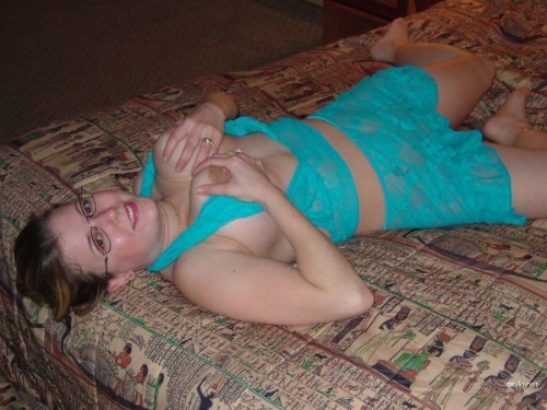 Curvy Babe Fondles Herself - Explicit BBW Masturbation Photo