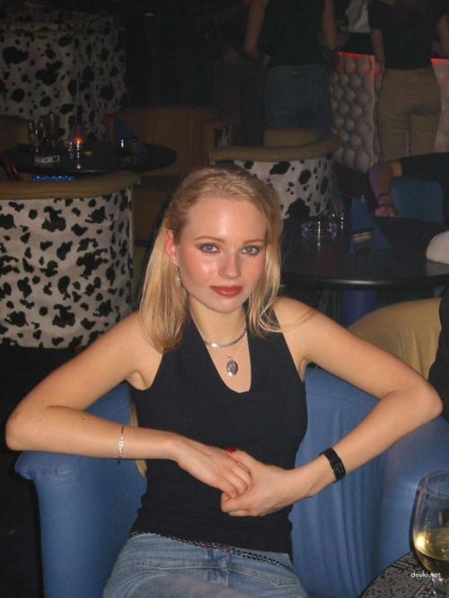 Private Erotic Photos of a Gorgeous Babe: Explicit and Sensual Content