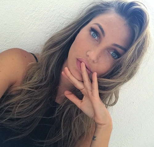Explicit Photo Gallery: Simona - Girl of the Day (31 Pics)
