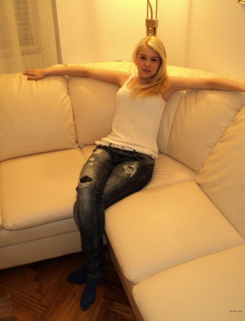 Sexy Slut Seduces with Her Sensual Charm in Explicit Photo