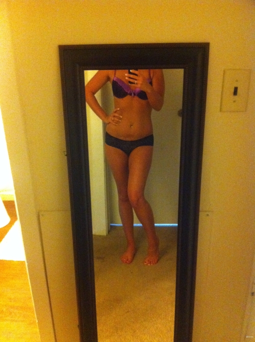 Sexy Babe Reveals Her Assets in Explicit Photo Shoot