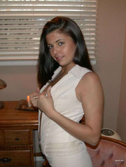 Naked Girl Shows Pussy: Explicit Nude Photo