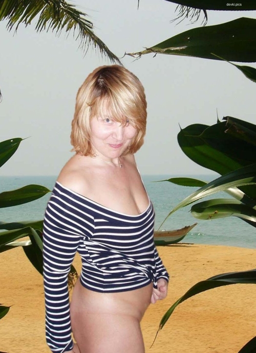 Married Slut Gets Naughty: XXX Photos of a Cheating Wife in Action