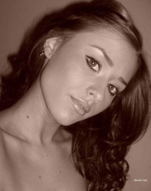 Sexy Naked Girl: Stunning Teen Poses Nude - Explicit Photo