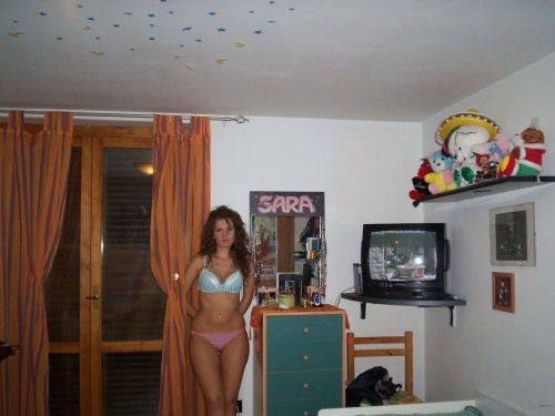 Private Teen Girl Photo: Explicit and Provocative Selfies for Adults