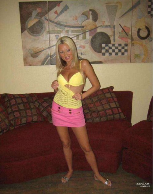 Blonde Slut Gets Cumshot in Mouth After Oily Fuck