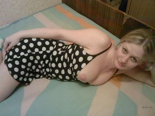 Explicit Nude Photos: Wife Unleashes Her Wild Side and Poses Naked