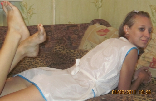 Hot Babe Shows Off to Boyfriend - Explicit and Seductive Display
