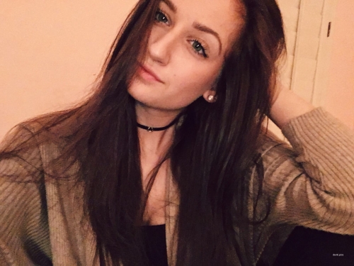 Hot Young Chick with Amazing Ass