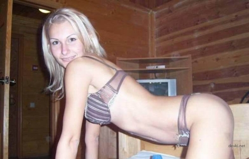 Blonde fucks outdoors at the dacha: Hardcore sex in the garden