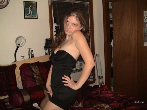 Explicit Photos of Girlfriend with Shaved Pussy - Erotic and Sensual Images